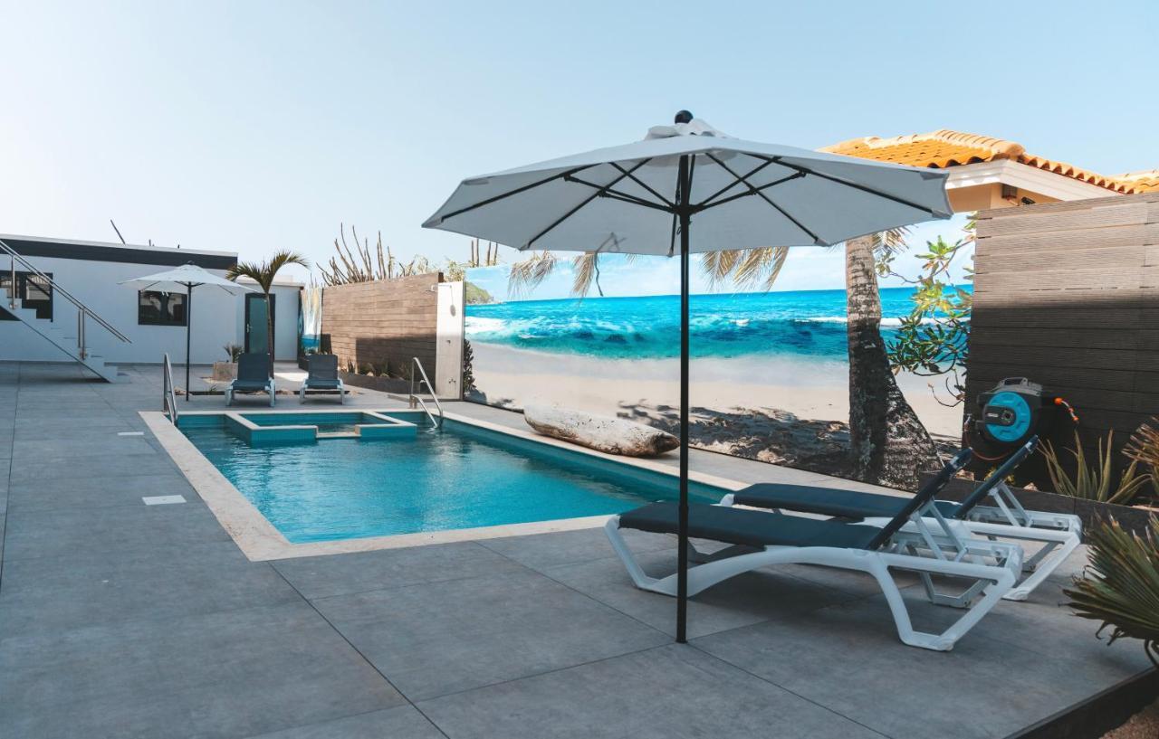 Gray Door Apartments - Adults Only Palm Beach Eksteriør billede